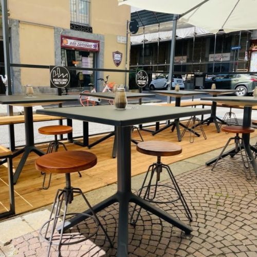 sgabelli regolabili per dehors ristorante